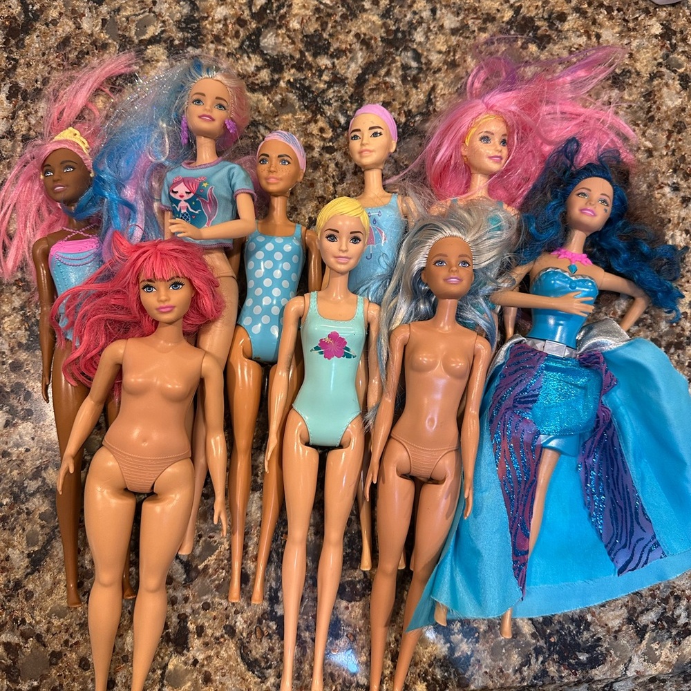 Lot of 9 Barbies